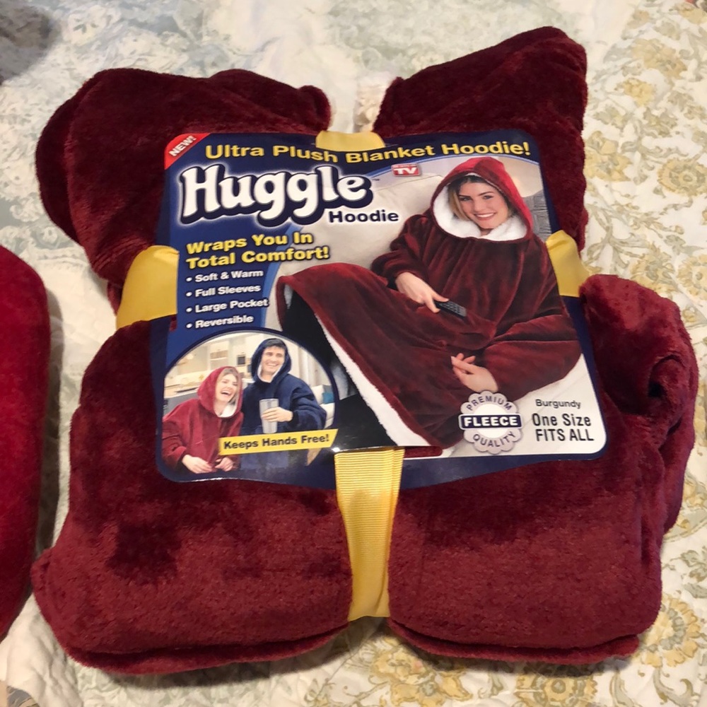 Huggle hoodie with red slippers